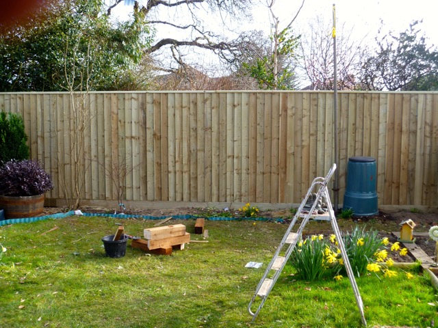 An example of a fence installation.